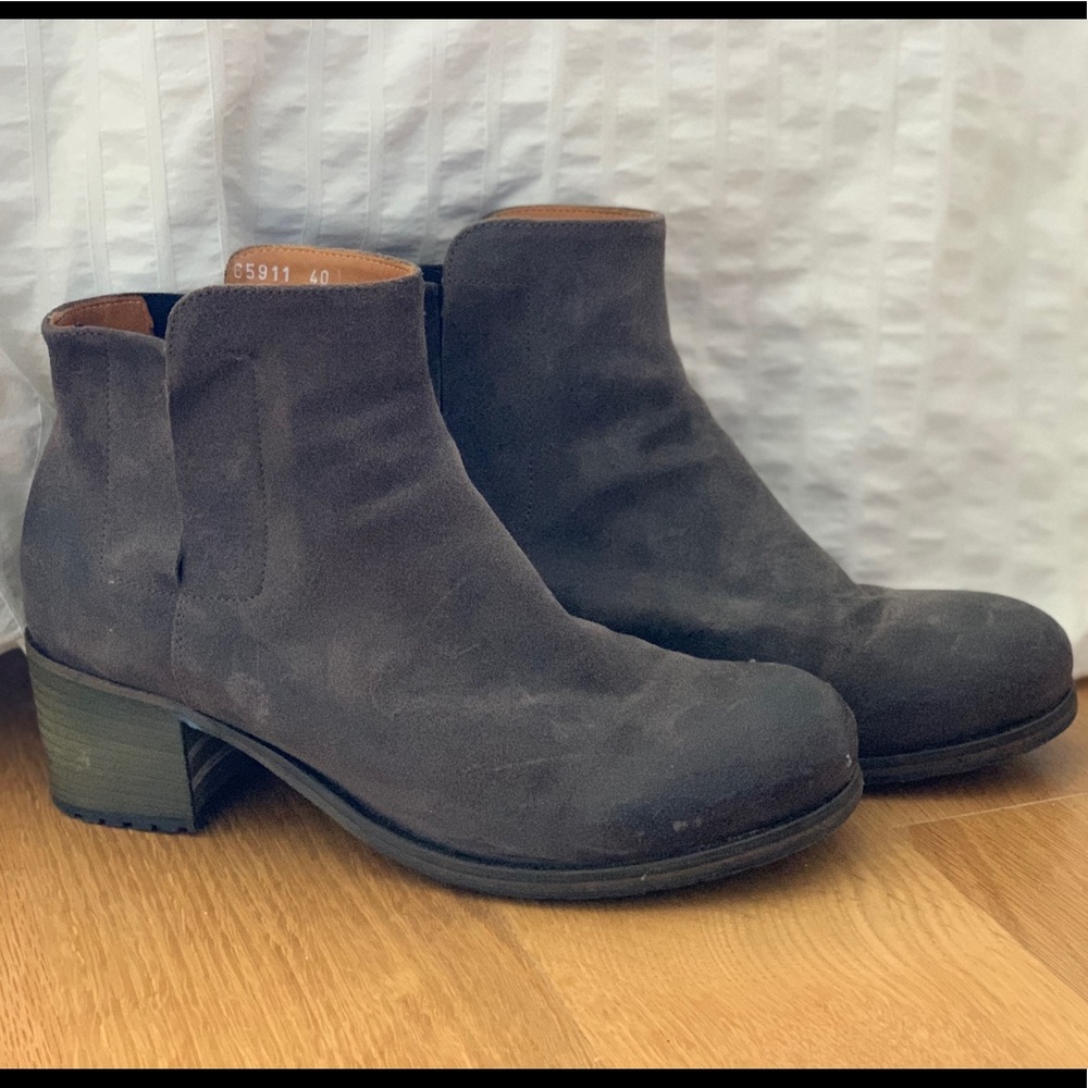 Vero Cuoio Brushed Leather Ankle Boots